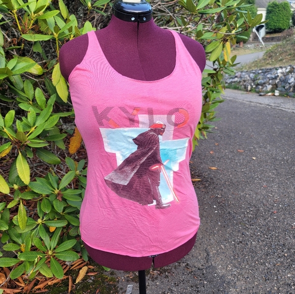 Star Wars - Kylo Ren || Distressed Girls Tank || Hot Topic - Picture 1 of 2